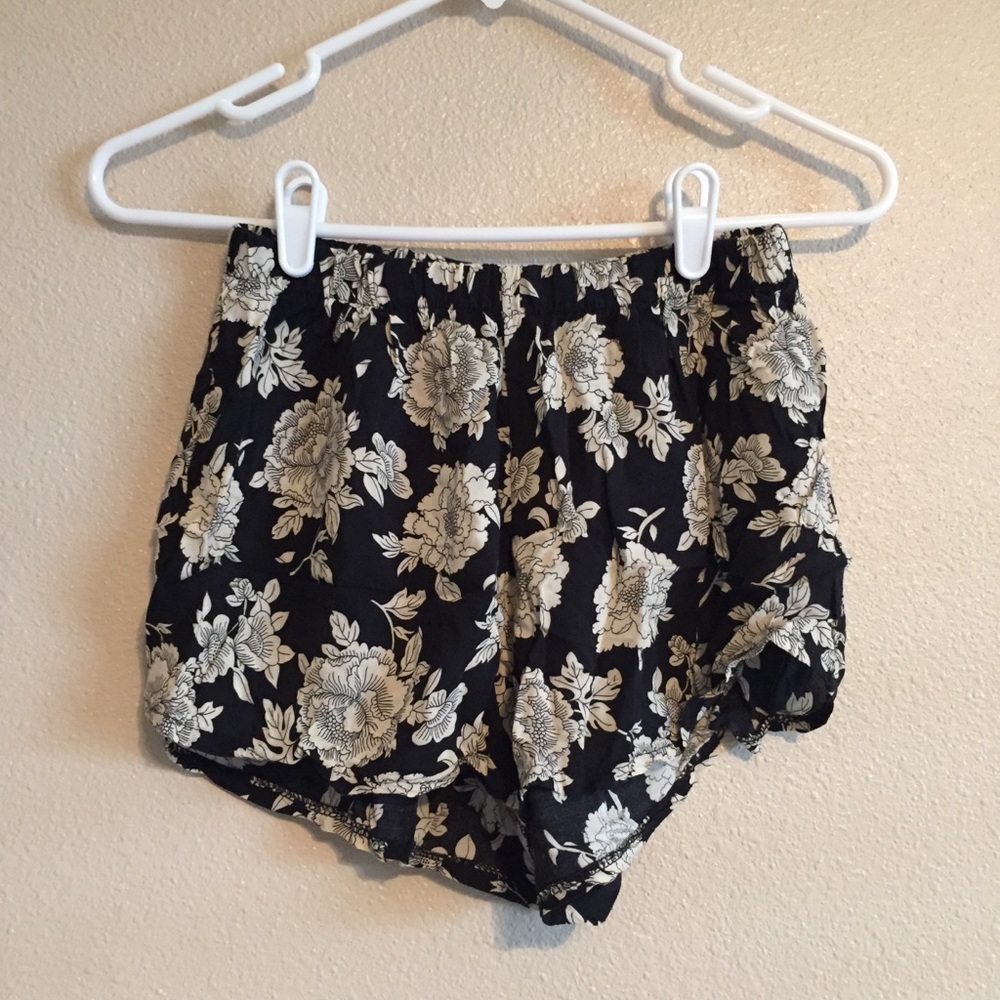 Brandy Melville shorts